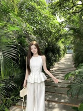 �����̹����b���~߅��ɫ�o�䱳��Ů�ļ��������e���ѝ�Lѝ�ɼ���