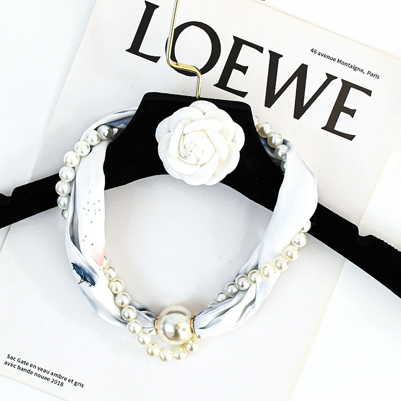 Nueva versión coreana de nicho de alto nivel de perlas hebilla de succión collar de perlas bufandas de seda versátil bufandas de seda