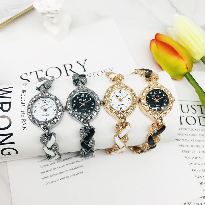 Elegant Geometric Jewelry Buckle Quartz Women's Watches display picture 2