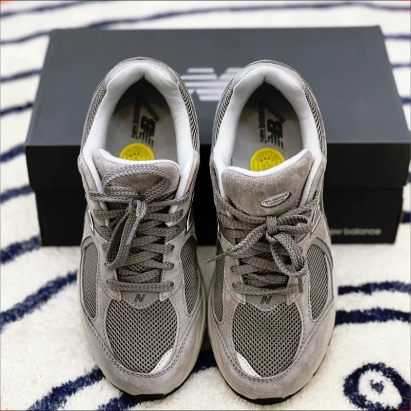 Classic footwear, sports shoes for men and women