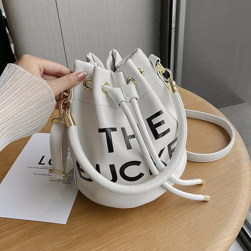 This Year's Popular Bags Spring 2025 Korean Fashion Mother-In-Law Simple Handbag Ins Women's Crossbody Bucket Bag