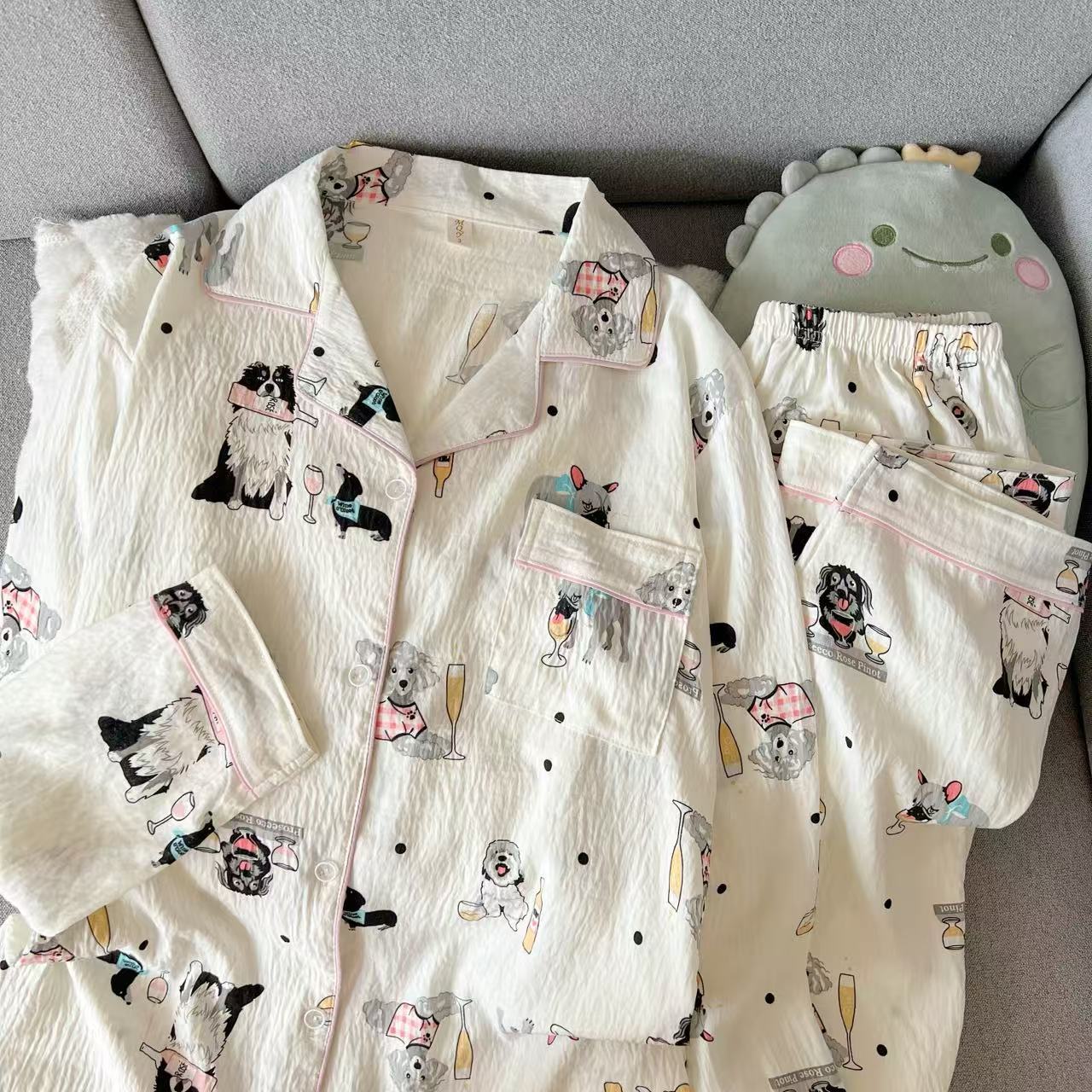 Pijamas al por mayor transfronterizos de primavera y otoño nubes de algodón ropa doméstica pantalones de manga larga dibujos animados autocriticia oso nuevo conjunto