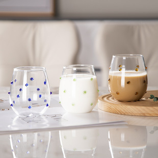 �����{ɫ��Ҏ�t�c�c�����OӋ�б���ɫˮ���|�в����cţ�̱���֭��