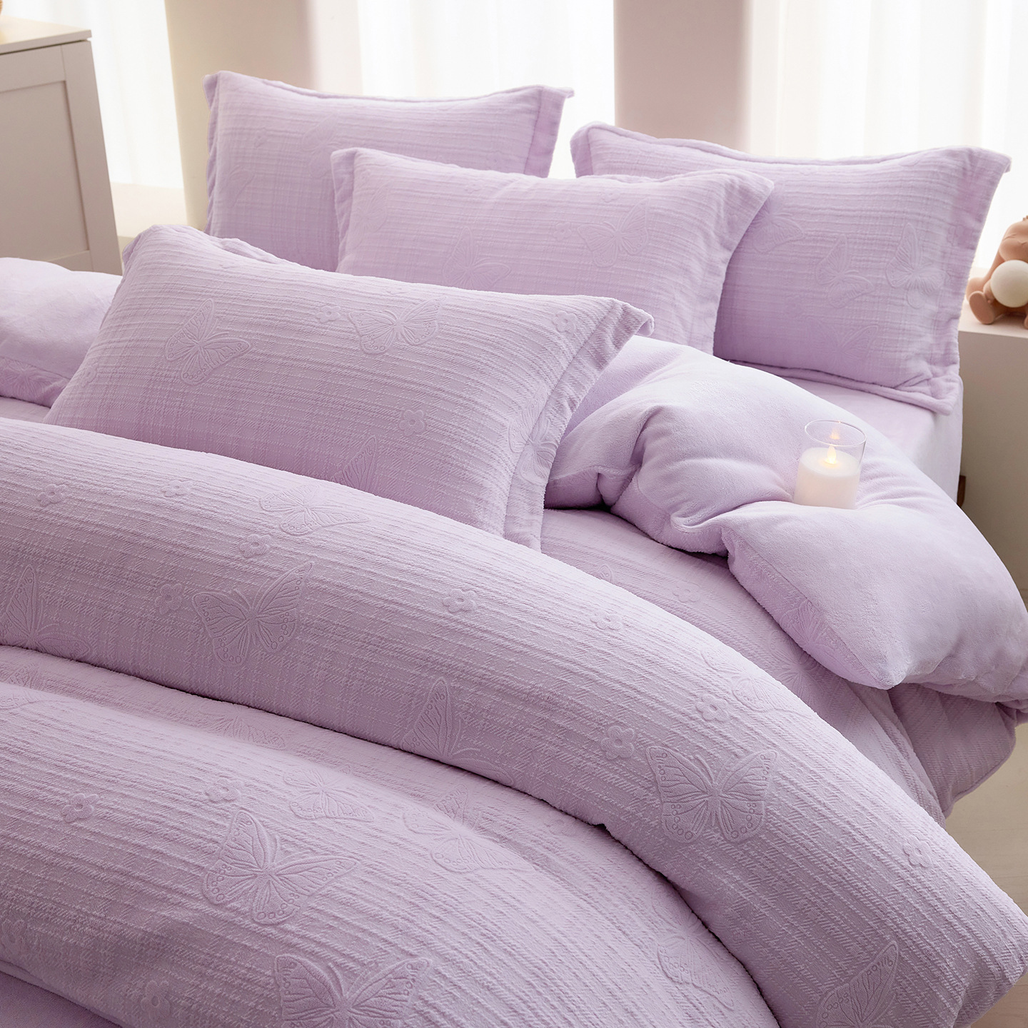 Una clase de cuatro piezas de seda de leche engrosada de alto peso 5D esculpido edredón cubierta sábanas de cama de invierno Kits de calor