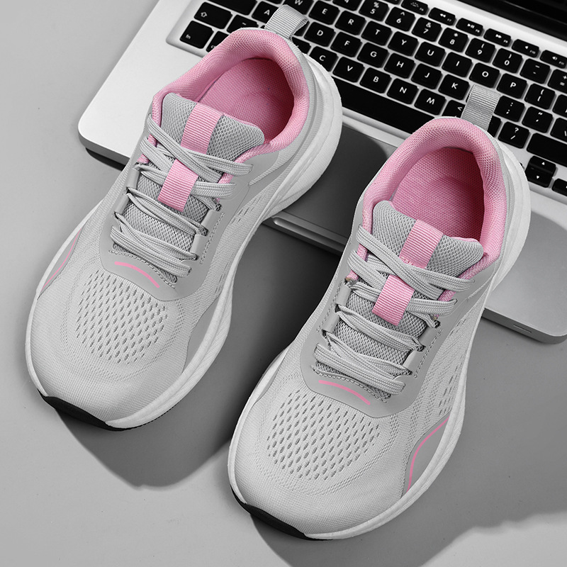 Wholesale wide bolt shoes exported from Germany wide last wide toe…
