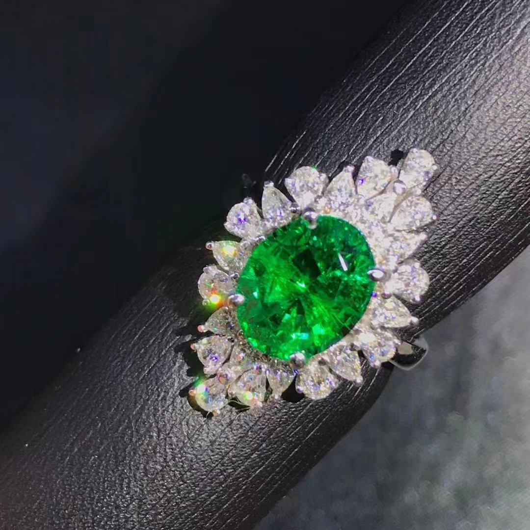 Anillo de esmeralda cultivado colombiano de 2.75 quilates de oro 9 quilates con anillo de diamante de alto carbono