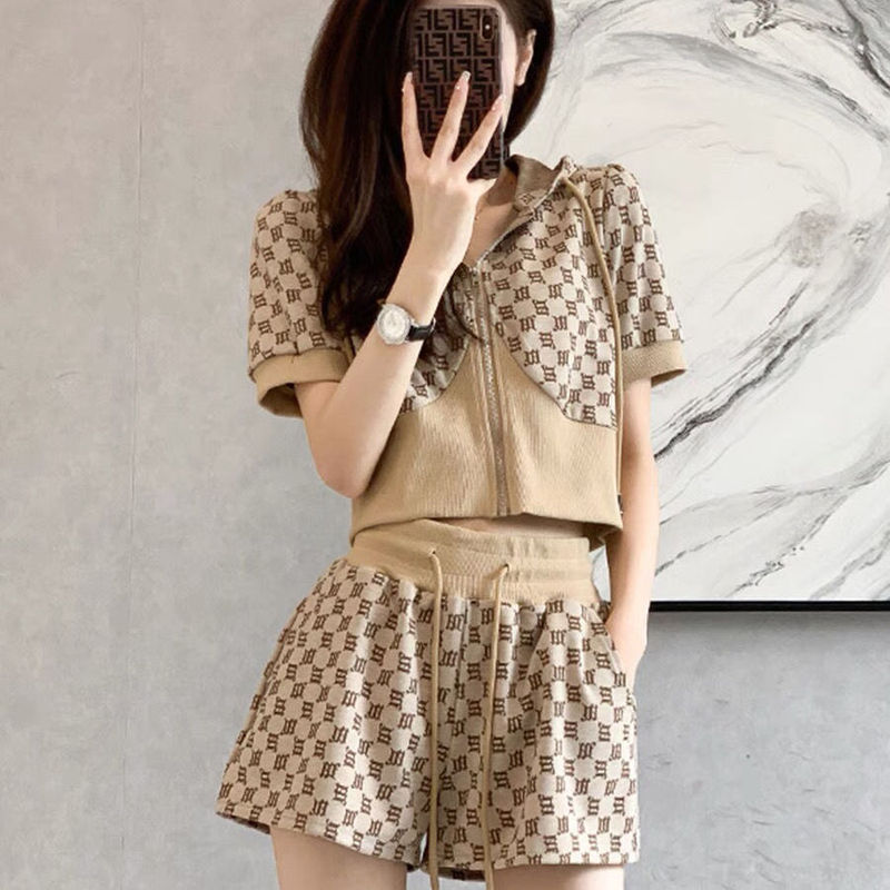 Summer Trendy Casual Set for Women 2026 New Fashion Slim-Fit Hooded Sweatshirt and Wide-Leg Pants Two-Piece Set for Women Summer Trendy Casual Set for Women 2026 New Fashion Slim-Fit Hooded Sweatshirt and Wide-Leg Pants Two-Piece Set for Women