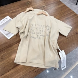 女式T恤;女式针织衫;女式牛仔裤