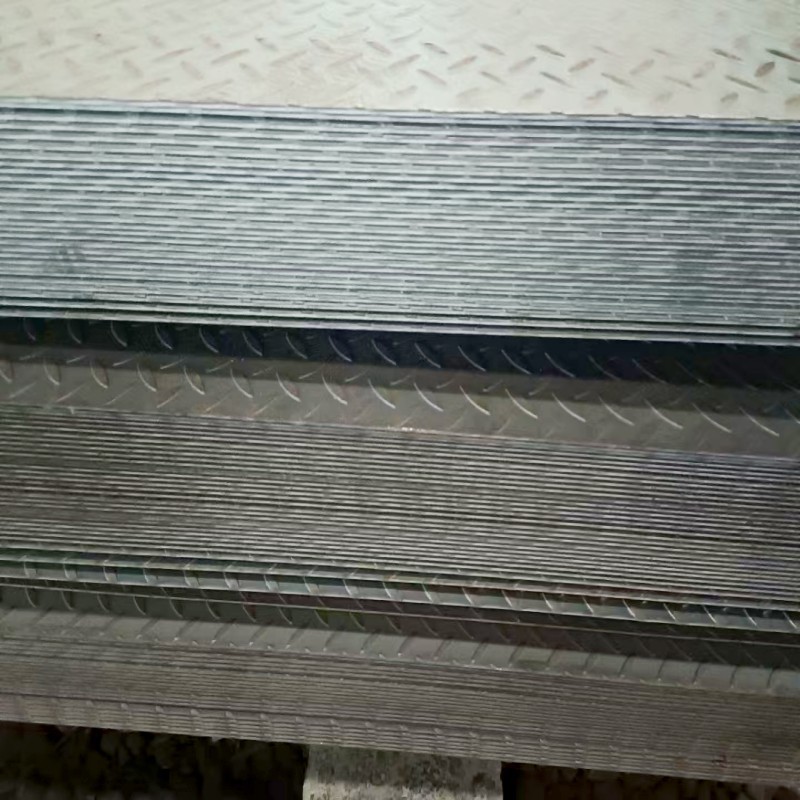 现货供应 Q235碳钢花纹板 热轧花纹板 步梯防滑板规格齐全
