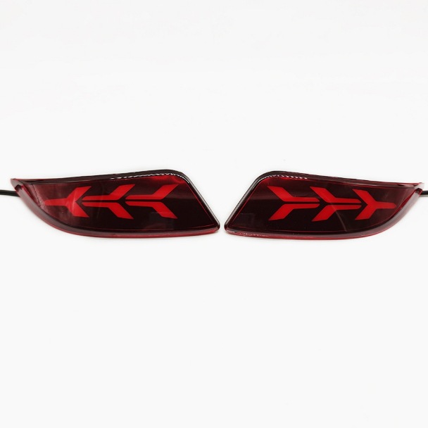 Adecuado para 15-17 Toyota Camry parachoques trasero luz de advertencia luz de freno luz Camry lámpara