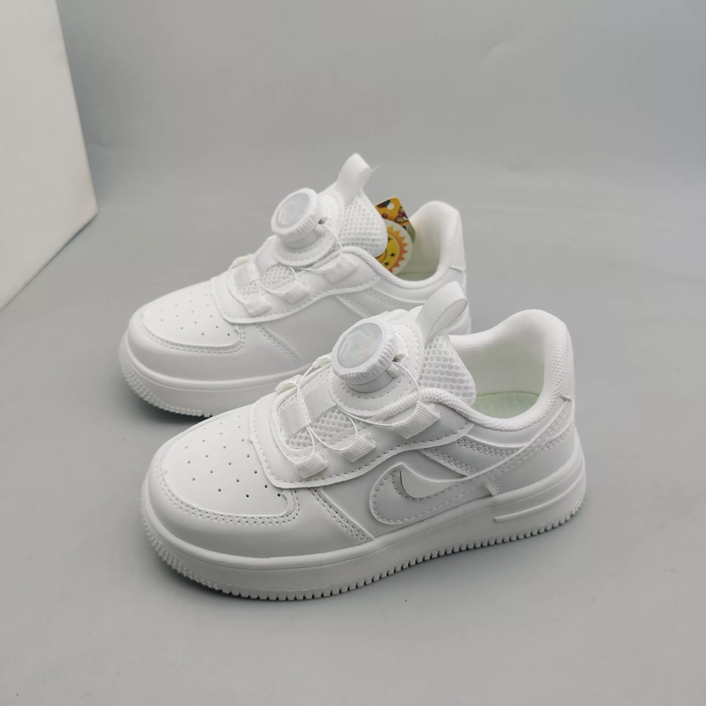 儿童小白鞋新款皮面防水校园学生百搭休闲儿童板鞋