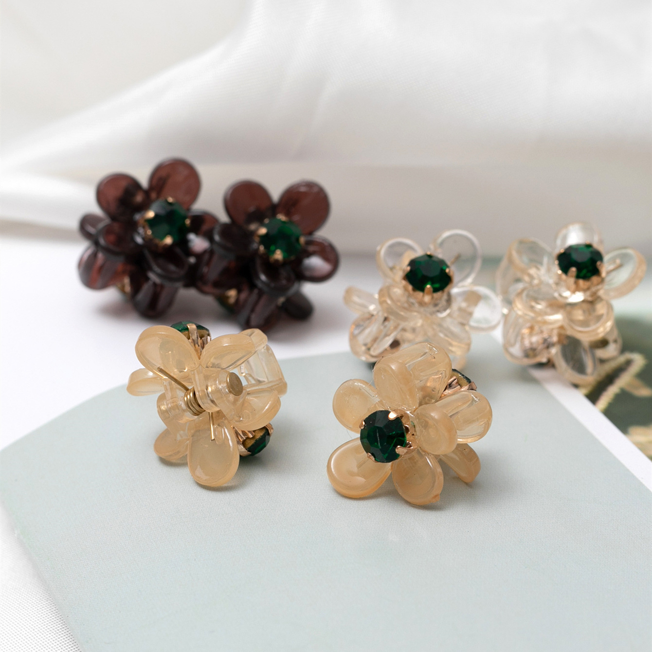 1 Pair Quantity Festival Occasion Retro Flower Plastic Stoving Varnish Rhinestones Hair Claws 1 Pair