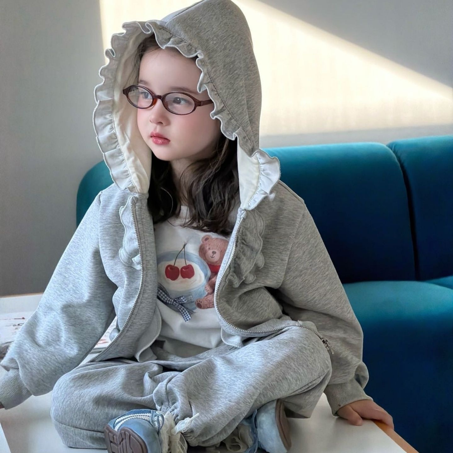 New style girls' lace hooded sweatshirt set, loose sweatpants for little girls, casual sports two-piece autumn outfit