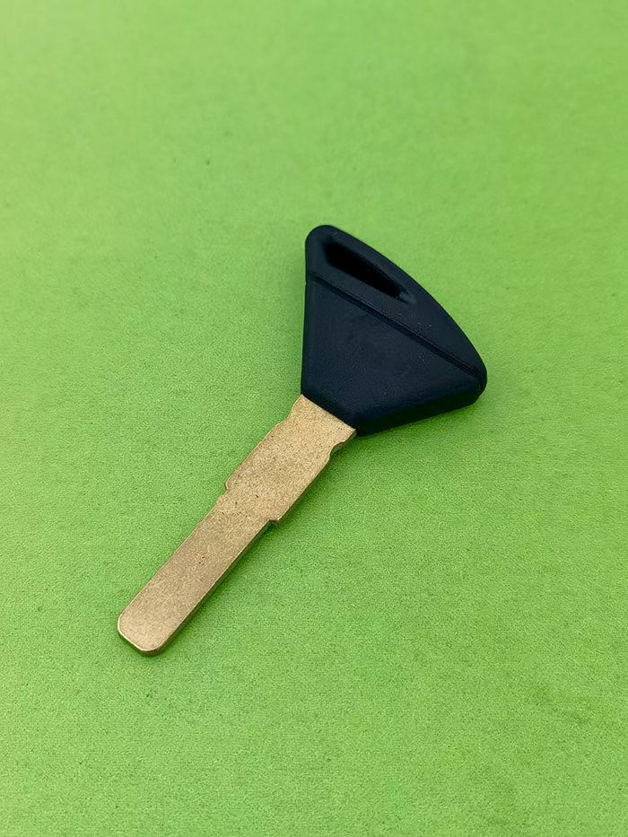 Suitable for Aprilia Motorcycle Aprilia Rsv4 750 1200 Rst Etv 1000 Key Blank