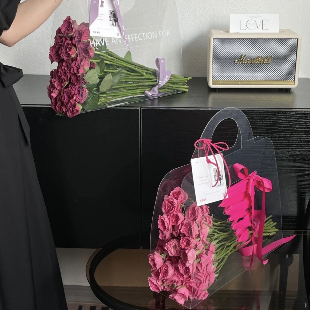 Material de embalaje de ramo caja portátil ins Día de San Valentín celebridad en línea flores transparentes bolso de gama alta en stock fabricante