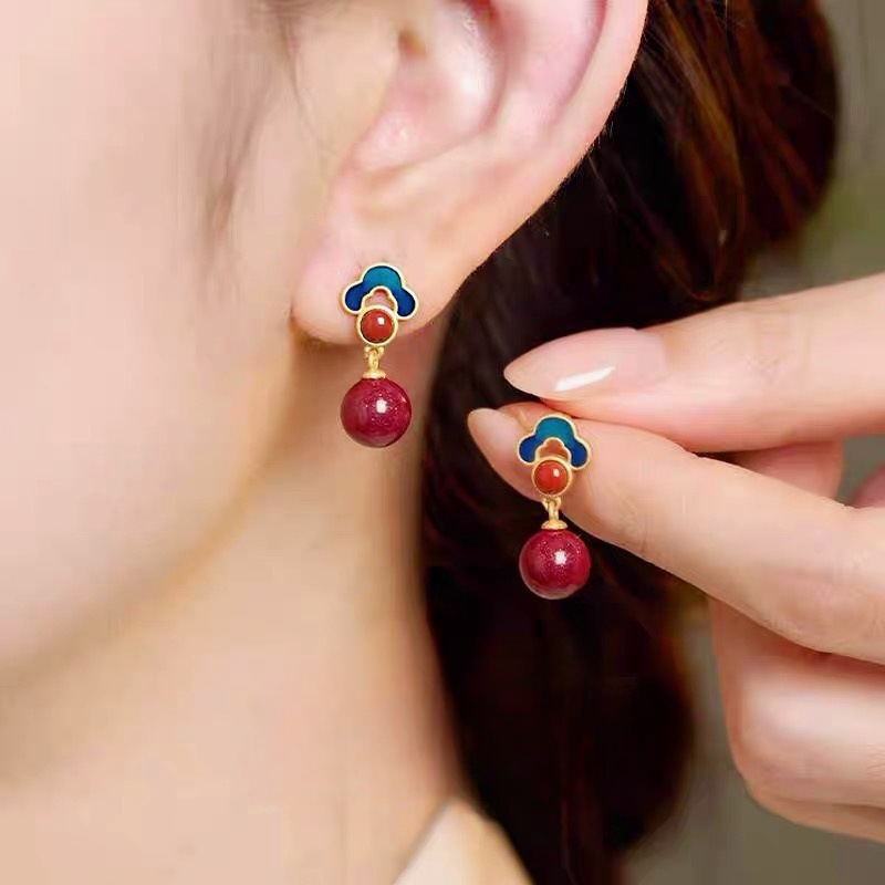 Retro ethnic sophisticated round beads