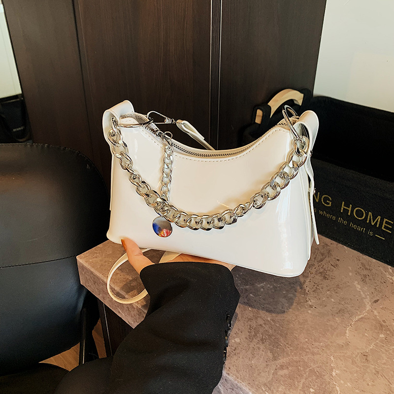 Bolso de alta calidad con textura 2025 verano nuevo bolso de cadena charol brillante bolso de hombro moda para mujer