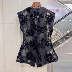ヨーロッパのファッショナブルで多用途なワンボタンウエストVネック植毛フラワーメッシュベストスリムジャケットトップ2025年夏