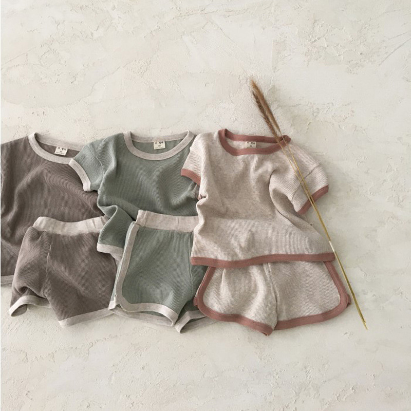 Conjunto deportivo casual para niños, traje de manga corta estilo ins, dos piezas simples de verano