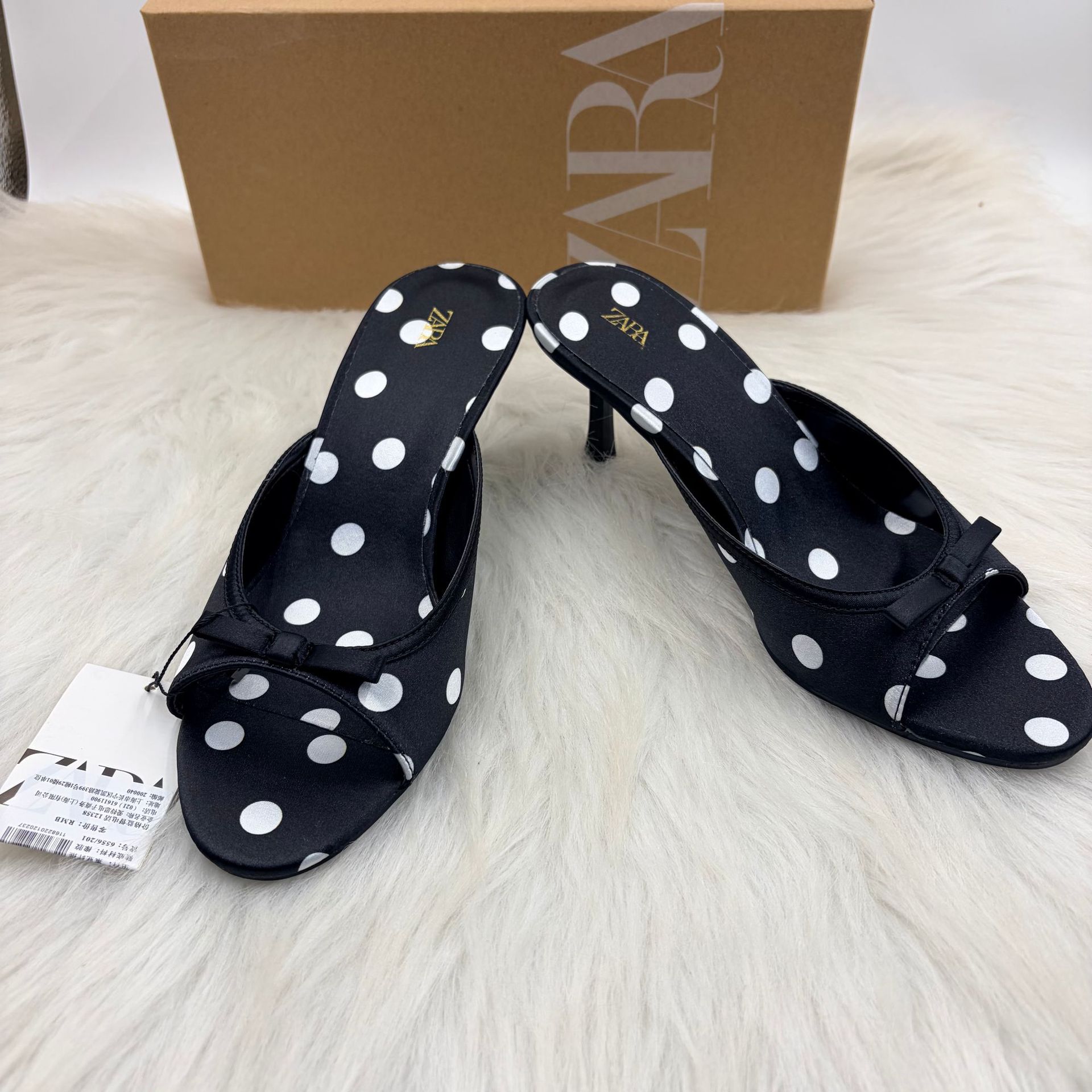 2026 summer new style polka dot black and white matching group high-heeled flat sandals women's high-heeled shoes for going out sexy women's shoes