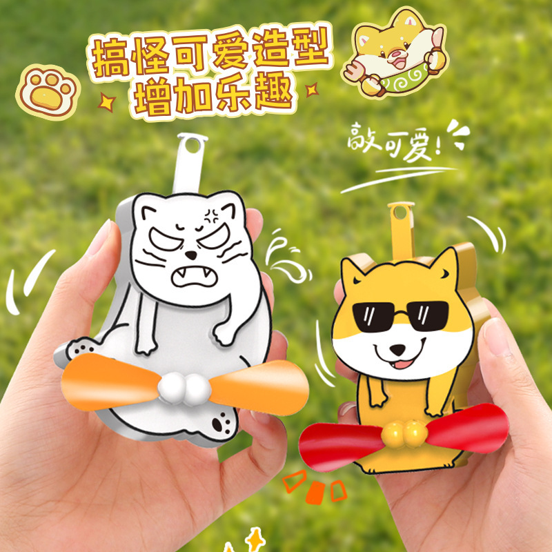 Estilo explosivo ventilador de truco o trato pequeño colgante nuevo extraño creativo divertido mini prensa ventilador de mano bolsa de mochila llavero