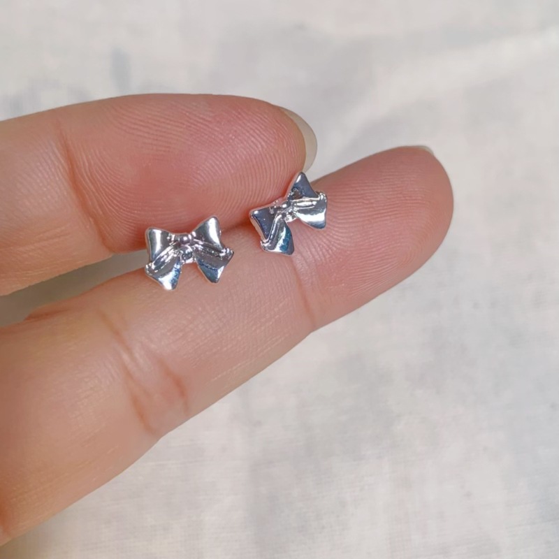 큰 나비 넥타이