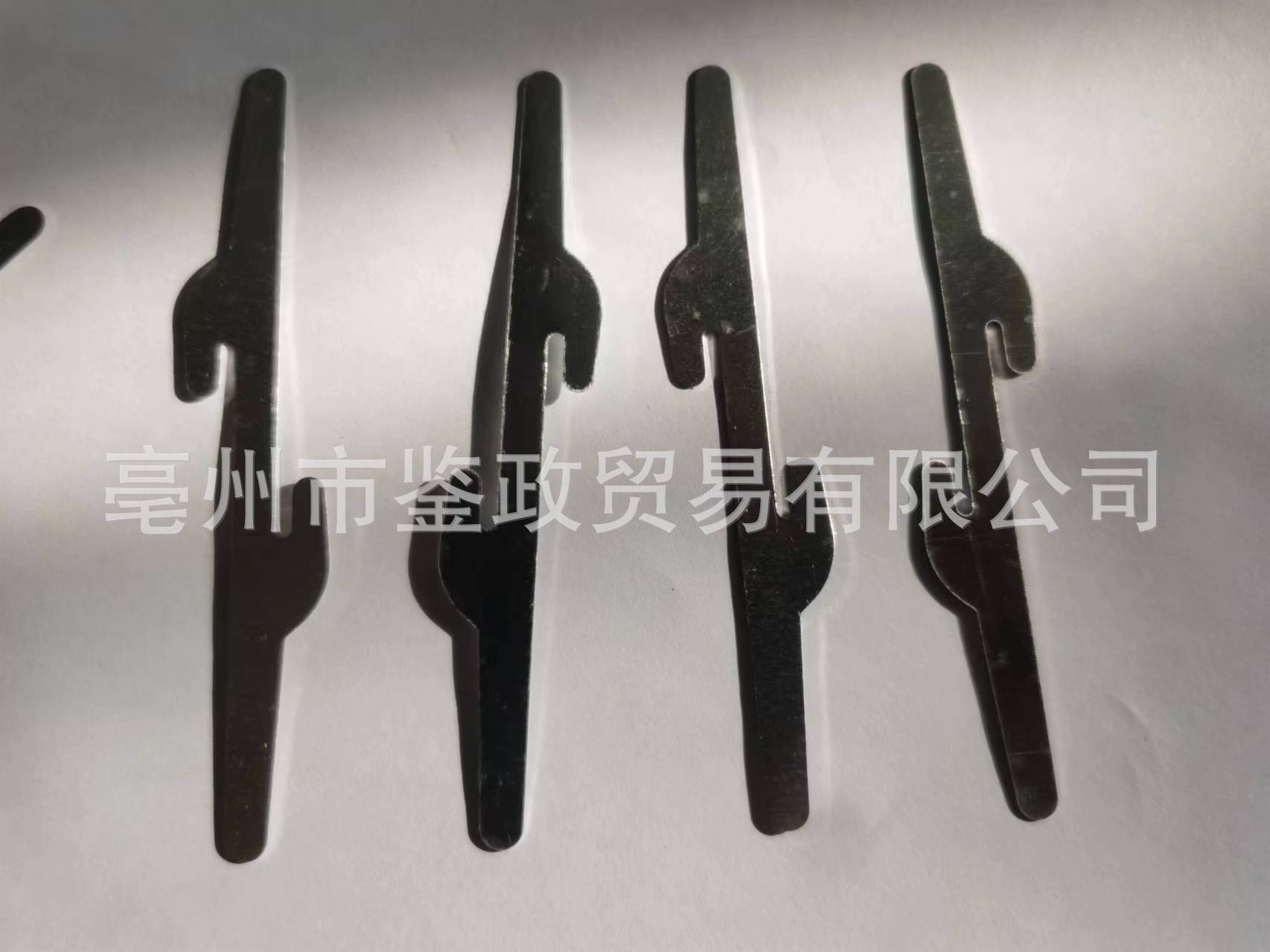 Cuttlebone Clip Bird Cage Holder Metal Fastener for Bird Cage Accessories quality and texture