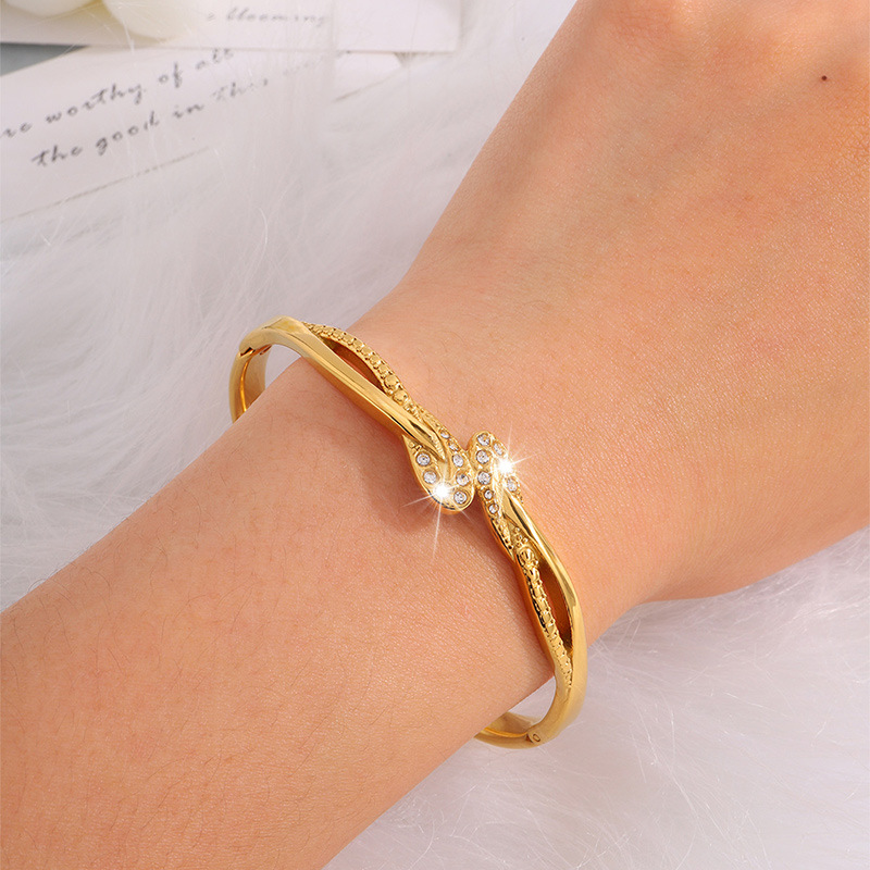 Nueva pulsera europea y americana no desvanecerse de moda galvanizado personalidad diamantes de acero inoxidable acero titanio transfronterizo pulsera de acero titanio mujer