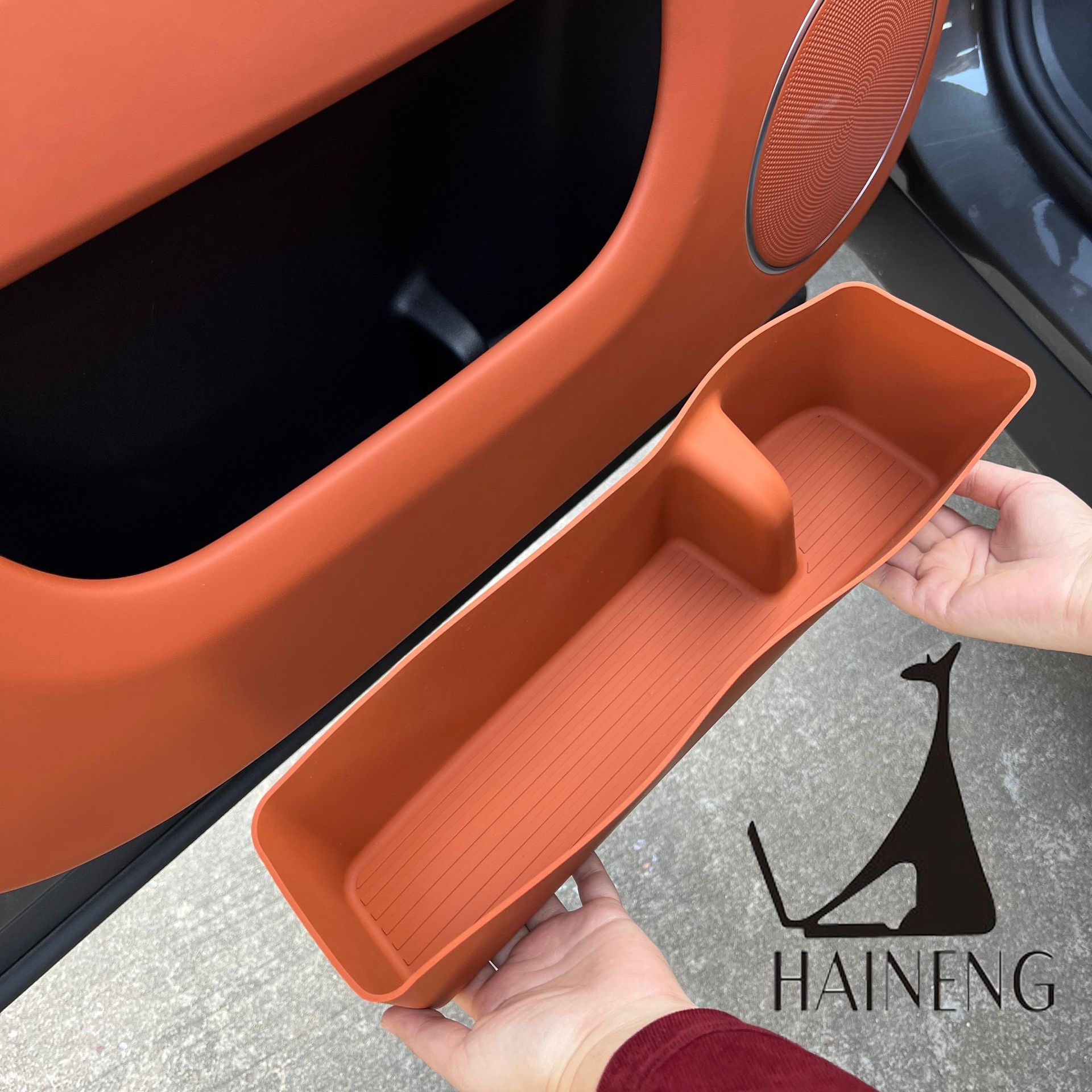 The ideal car L9/L8/L7 under the door of the silicone storage box…