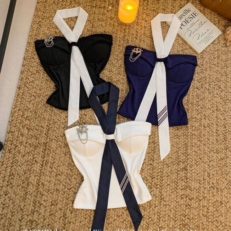 Purely alluring navy-style strapless backless top with chest pads, elegant American-style camisole, comes with a scarf and tie Purely alluring navy-style strapless backless top with chest pads, elegant American-style camisole, comes with a scarf and tie