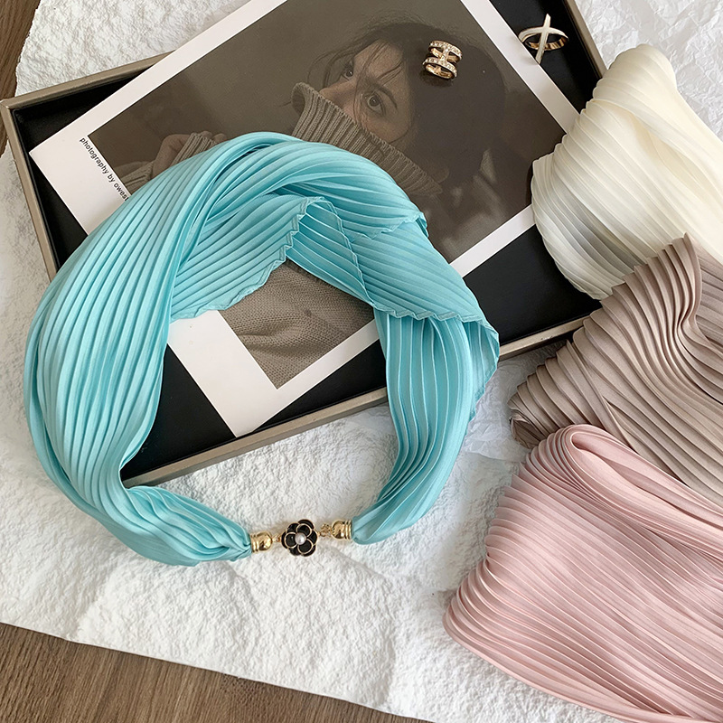 Pañuelo de seda arrugado de seda de imitación magnética con hebilla de rosa de color sólido de verano, protector solar, bufanda decorativa profesional ligera de todo fósforo