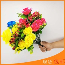 晓渝仿真花仙桃雷婚庆塑料绢花节庆假花12头仙桃玫瑰红果组合花束