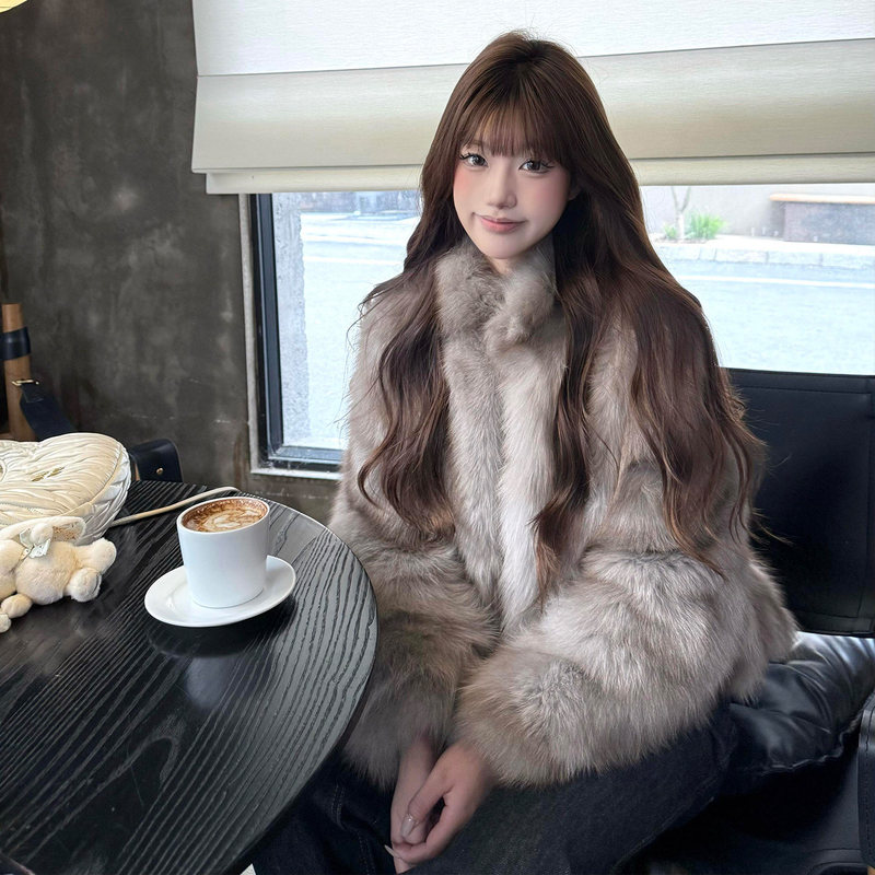 2026 New High-End Faux Fox Fur Coat for Women, Winter Young Style Fur-Integrated Fluffy Coat 2026 New High-End Faux Fox Fur Coat for Women, Winter Young Style Fur-Integrated Fluffy Coat