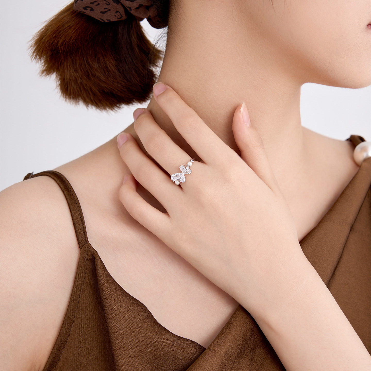 Xuping dulce suave anillo de mariposa de viento aleación de cobre chapado blanco nicho japonés y coreano ins anillo de viento joyas al por mayor