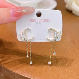 项链;耳钉;手链