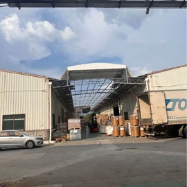 阳篷、雨篷;展览帐篷;天幕