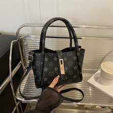 2025�¿�r����ĸӡ�����������e�˻@�Ӵ�����ͨ�����ذ�Ů����