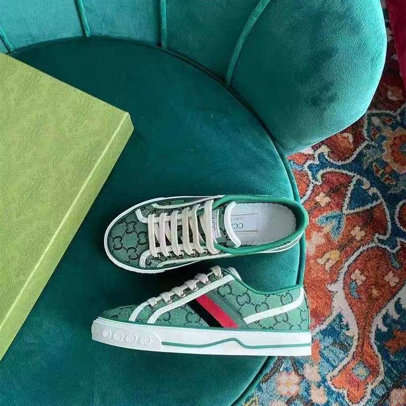 G1977 zapatos de lona de presbiterio para mujer 2023 primavera estilo fino bordado retro pareja zapatos deportivos casuales planos de todo fósforo