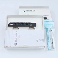 BMW用アロマディフューザー、エアコン吹き出し口用スタンド、固形香料詰め替えストリップ、液体詰め替え式車用香水