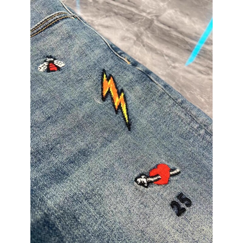 2025 ハイエンド夏薄いライト高級メンズジーンズブルーストレートパンツファッション刺繍マイクロ弾性多用途ズボン|undefined