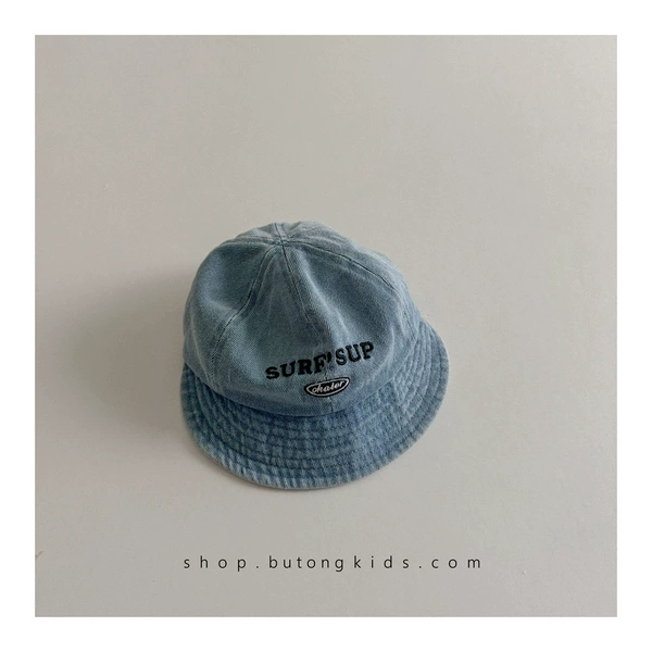 Oval oh cow peaked cap light blue (children)