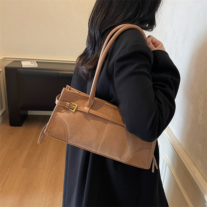 Cross-border 2025 otoño y invierno nuevo ocio versátil bolso de hombro de cuero de seda retrógrado bolso inferior bolso de mano de viaje bolso de mujer