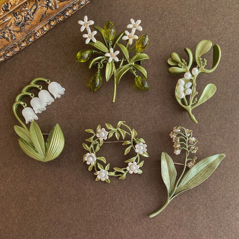 Fashion Elegant Floral Plant Brooch Alloy Badge Brooches Baroque Ladies Clothing Accessories in Stock Wholesale Fashion Elegant Floral Plant Brooch Alloy Badge Brooches Baroque Ladies Clothing Accessories in Stock Wholesale
