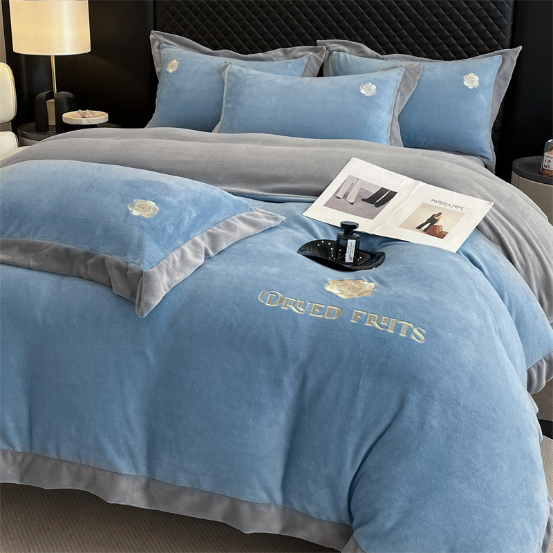 Invierno grueso terciopelo de leche traje de cuatro piezas terciopelo de coral simple color sólido bordado funda de edredón sábana ropa de cama de terciopelo de doble cara