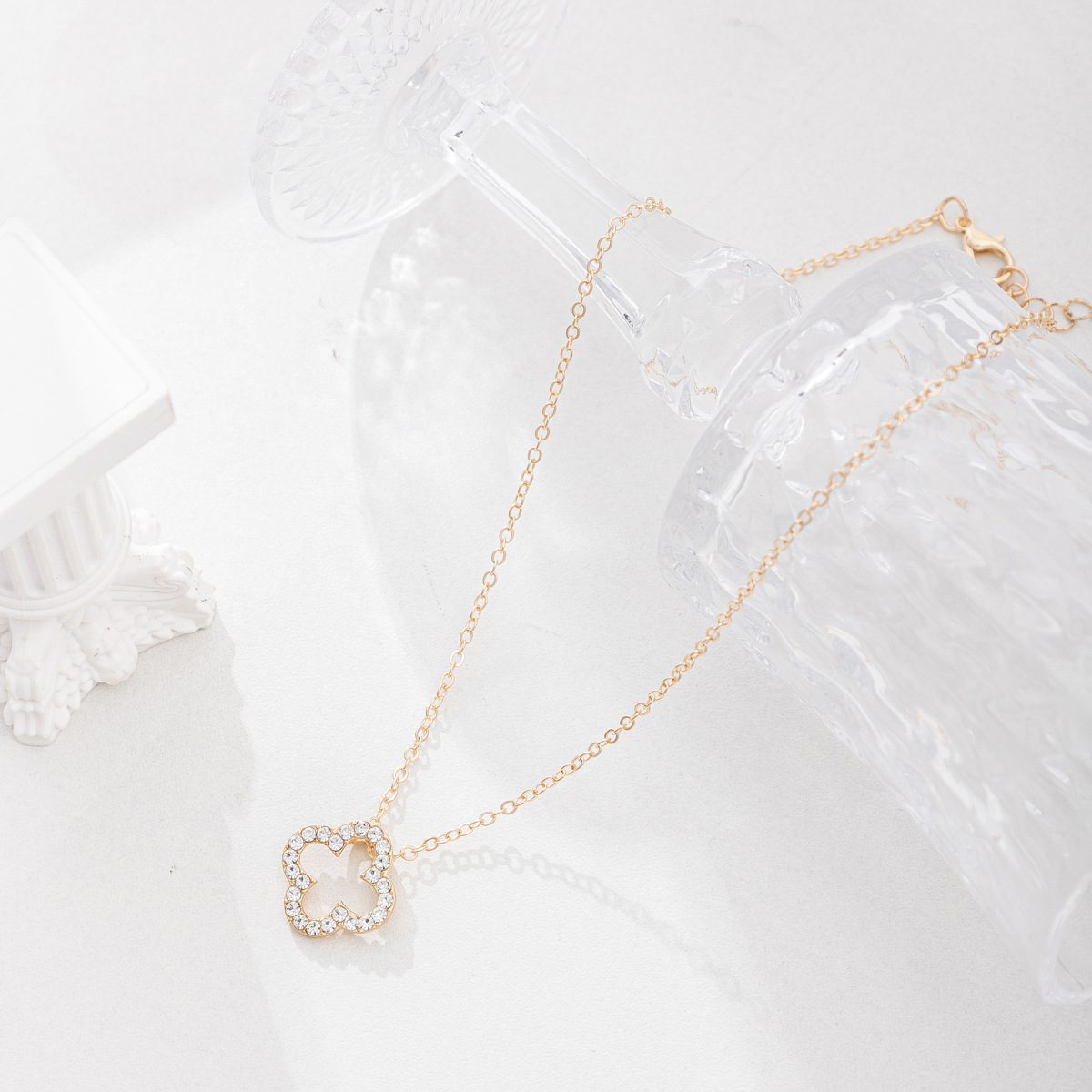 Four-leaf Clover Necklace With Diamond Inlay For Women_voghion.com