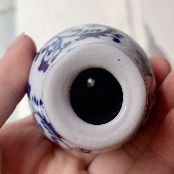 Blue and white accessory