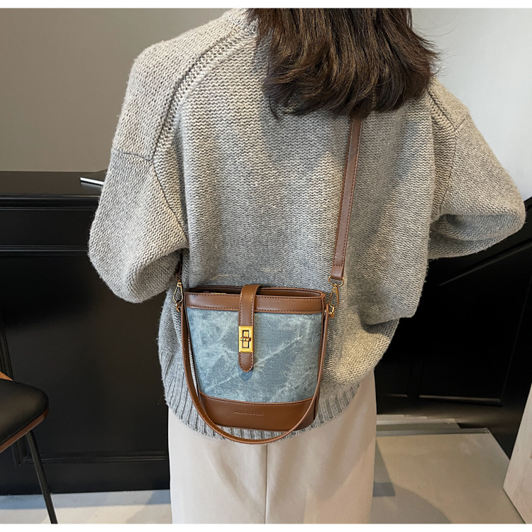 2024 New Korean-style trendy single-shoulder bag, niche design, underarm bag, fashionable and casual bucket bag, crossbody women's bag undefined