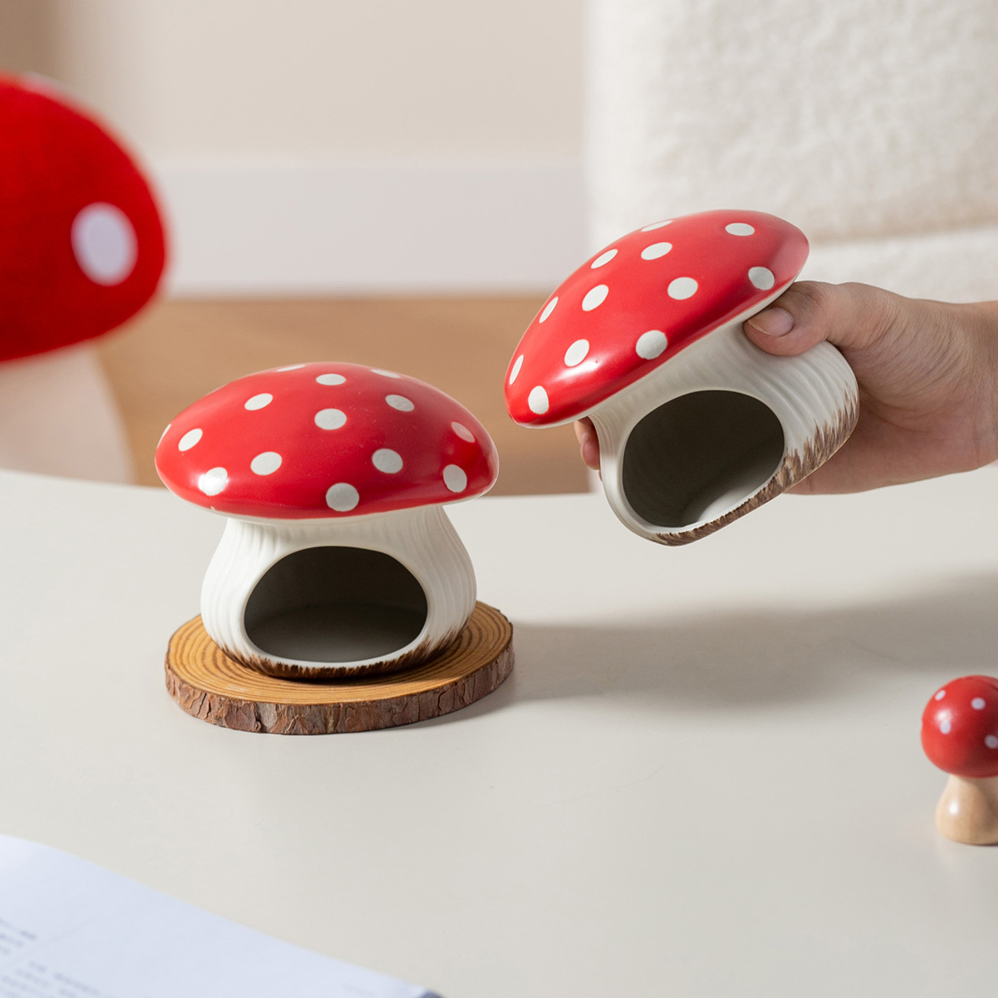 Creativa serie de hongos rojos hámster nido cerámica casa de refugio bañera oro oso necesidades diarias pequeñas mascotas bañera de arena