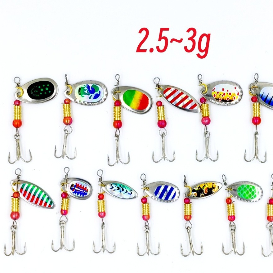 30 compuesto de lentejuelas de metal giratorio traje de color en forma de pez Placa de hierro tres ganchos de pesca combinación Luya cebo falso