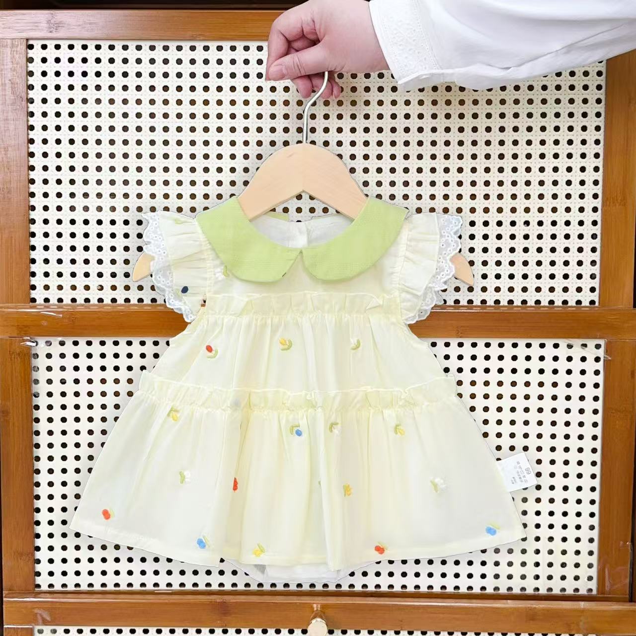 Ropa de verano para bebés, abrigo de manga corta de estilo occidental, mampara de bebé de estilo fino de verano, mono de princesa dulce y lindo